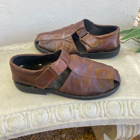 🎣TOMMY BAHAMA Italian Leather Closed Toe Fisherman Sandal 11 - Picture 5 of 9